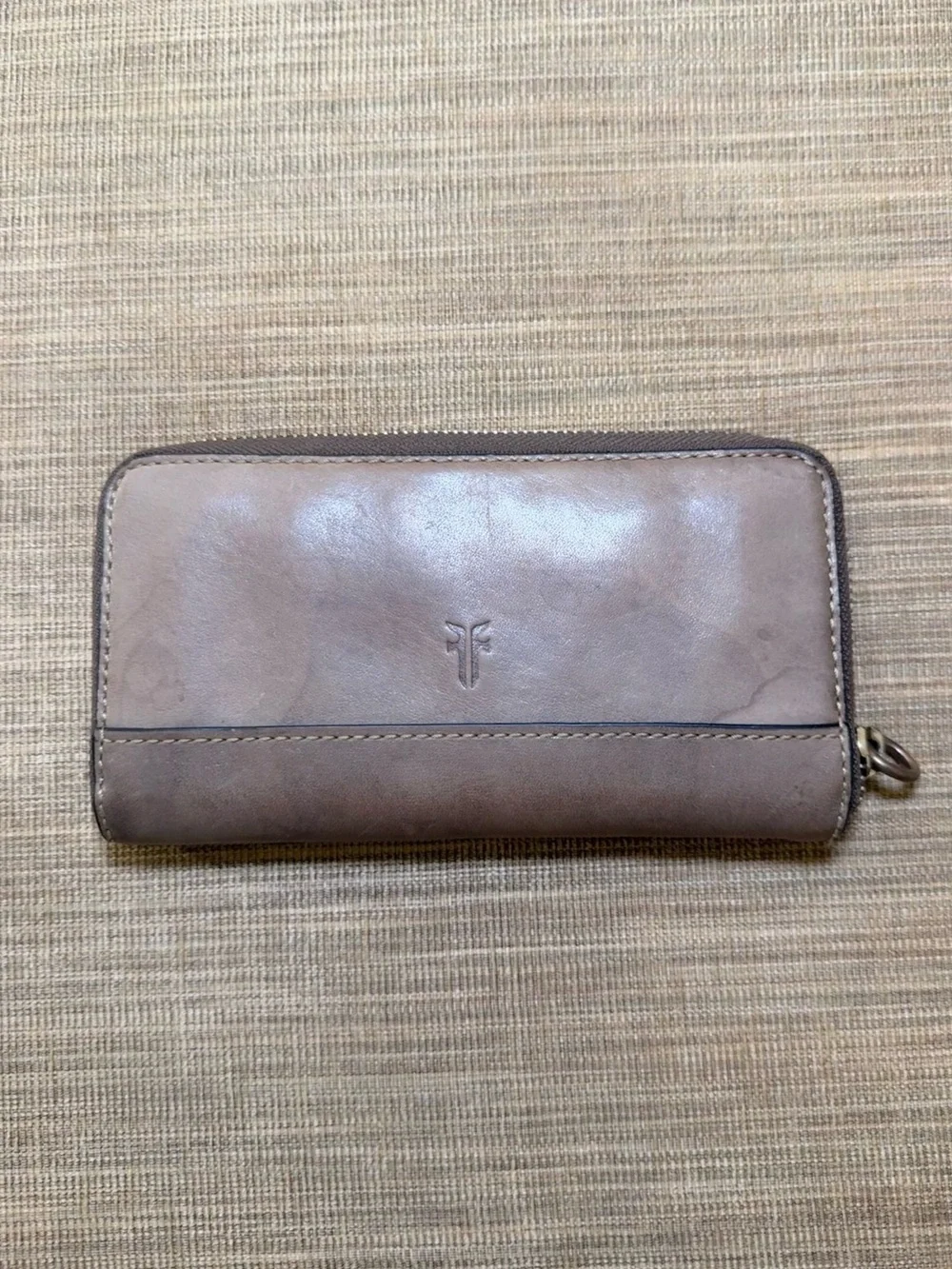 Frye Melissa Gray Taupe Leather Zip Around Wallet
